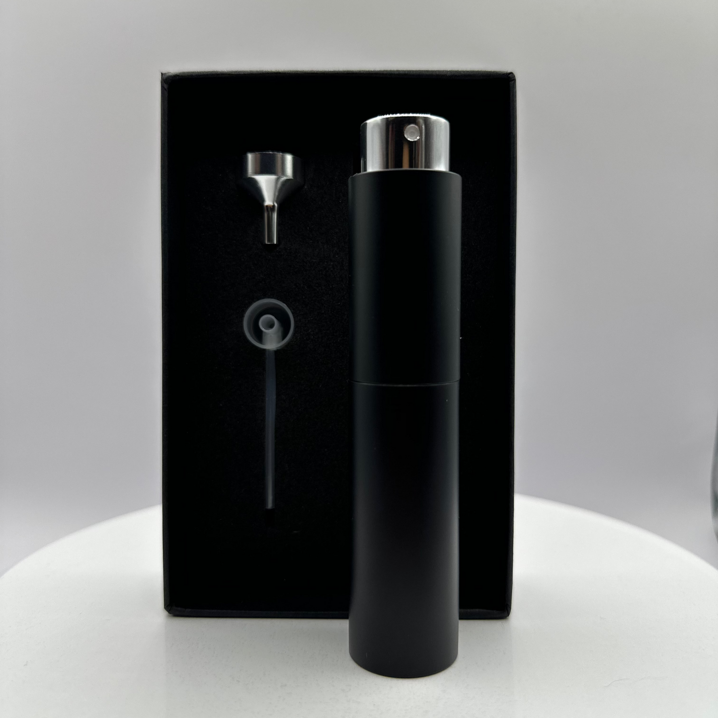 Image of perfume bottle with floral and citrus notes - Elegant fragrance for all occasions.