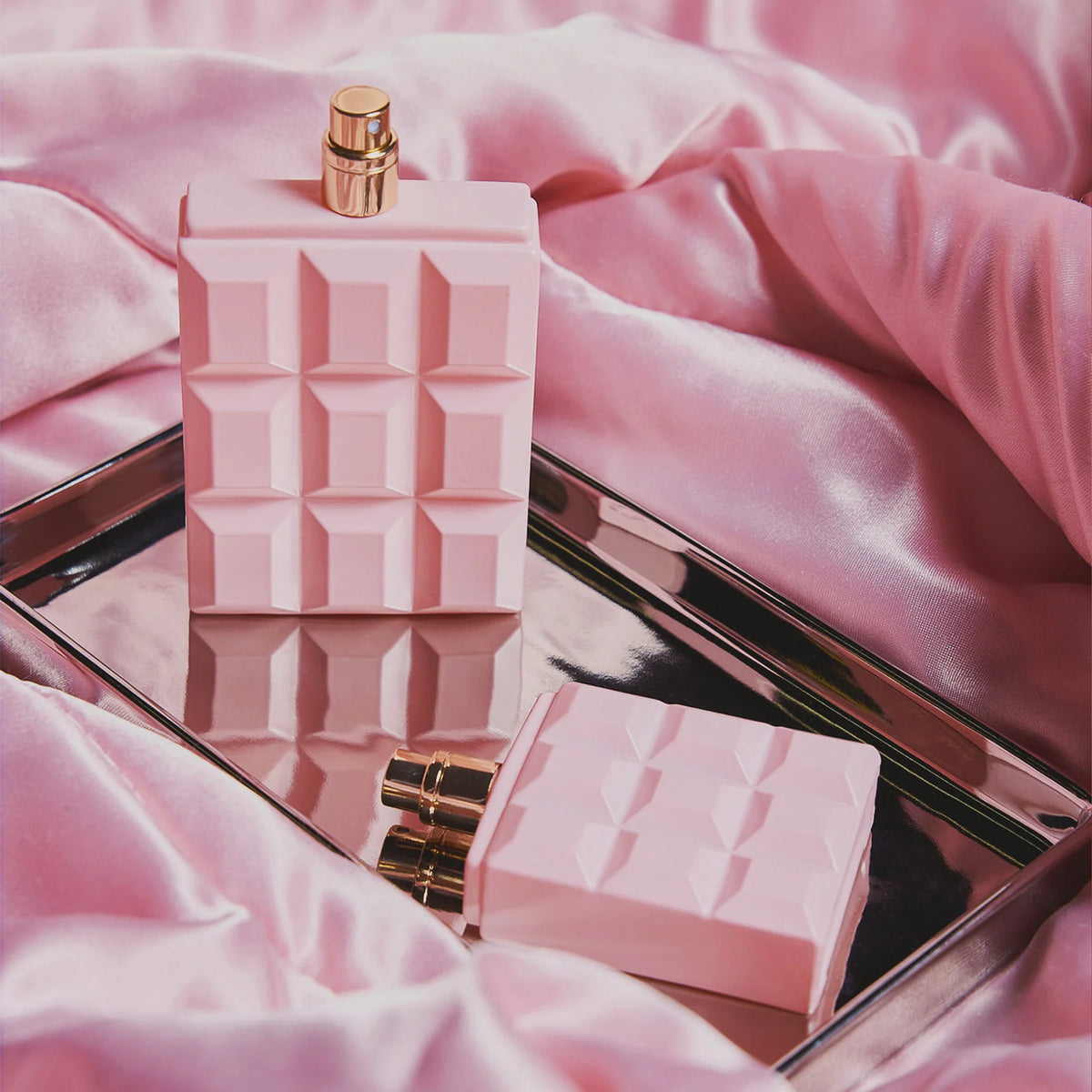 Salvatore Ferragamo Signorina – elegant floral women’s perfume with peony, jasmine, and musk