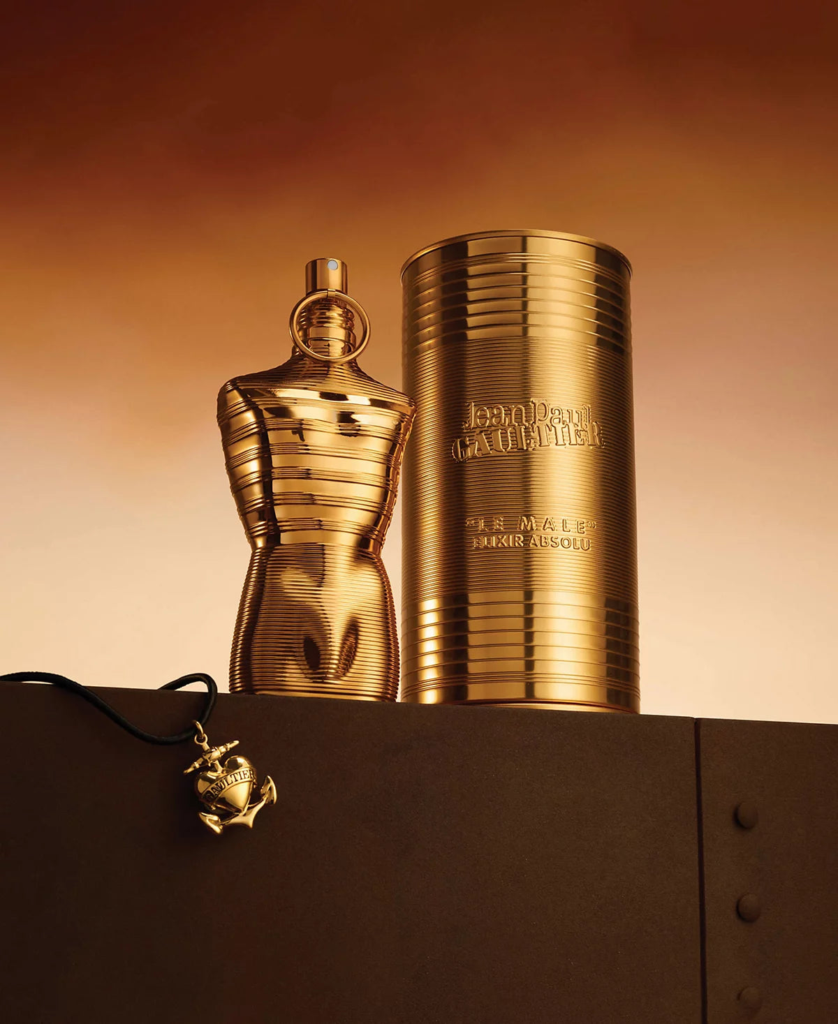 Jean Paul Gaultier Le Male Elixir Absolu Parfum Intense: Spicy, warm, and sophisticated fragrance.
