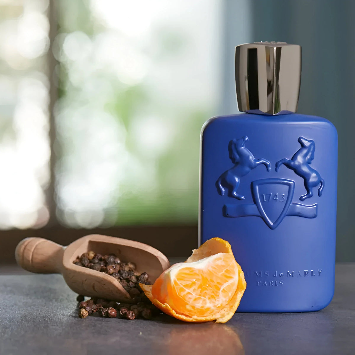 Luxury perfume featuring rich woody and spicy notes for a sophisticated masculine scent.
