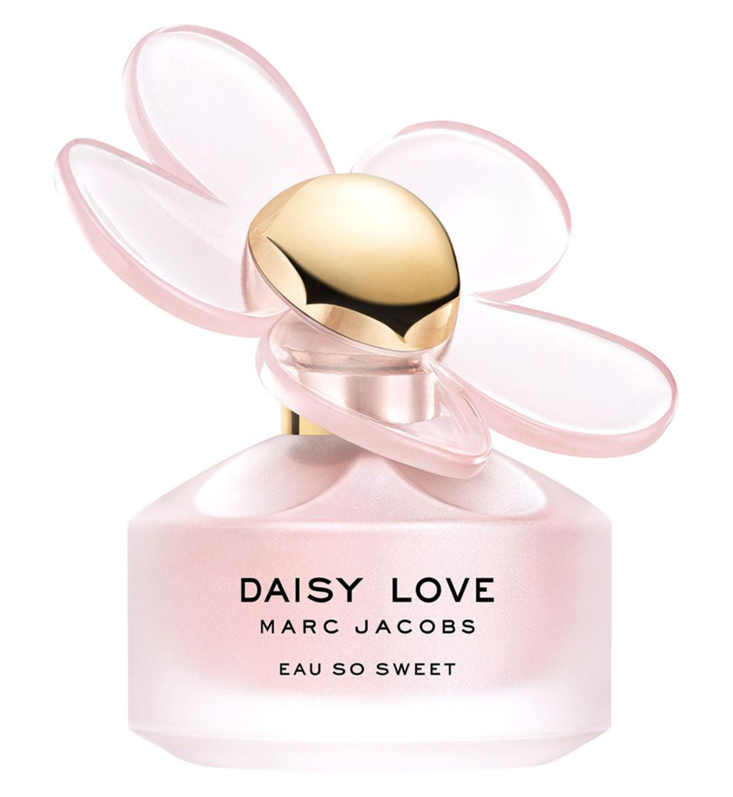 Daisy Love Eau So Sweet with fresh floral and sweet fruity notes for a playful vibe.
