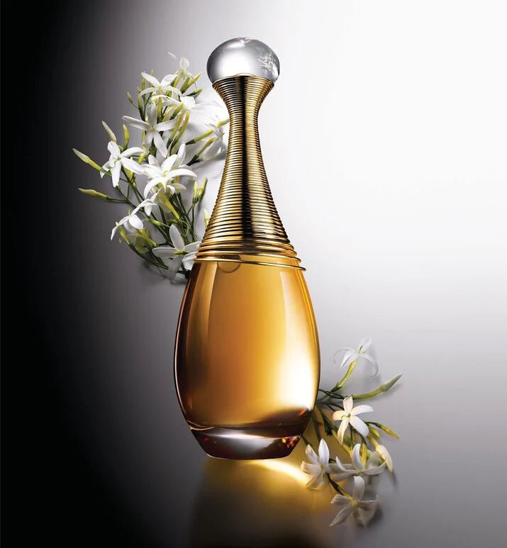 Jadore Eau de Toilette radiant and feminine floral scent
