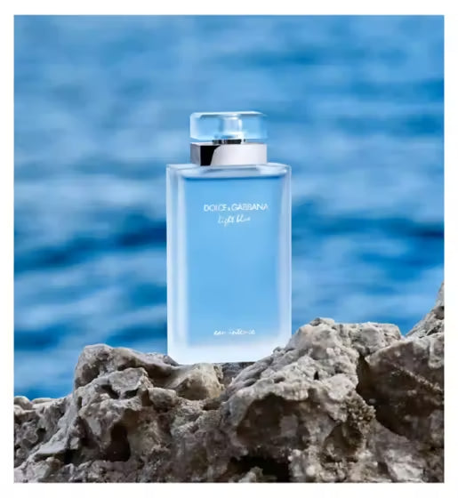 Dolce & Gabbana Light Blue Intense – crisp women’s fragrance with lemon and apple
