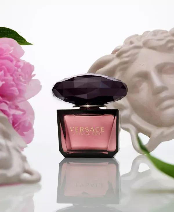 Versace Crystal Noir EDT – deep sensual floral fragrance with mysterious allure.
