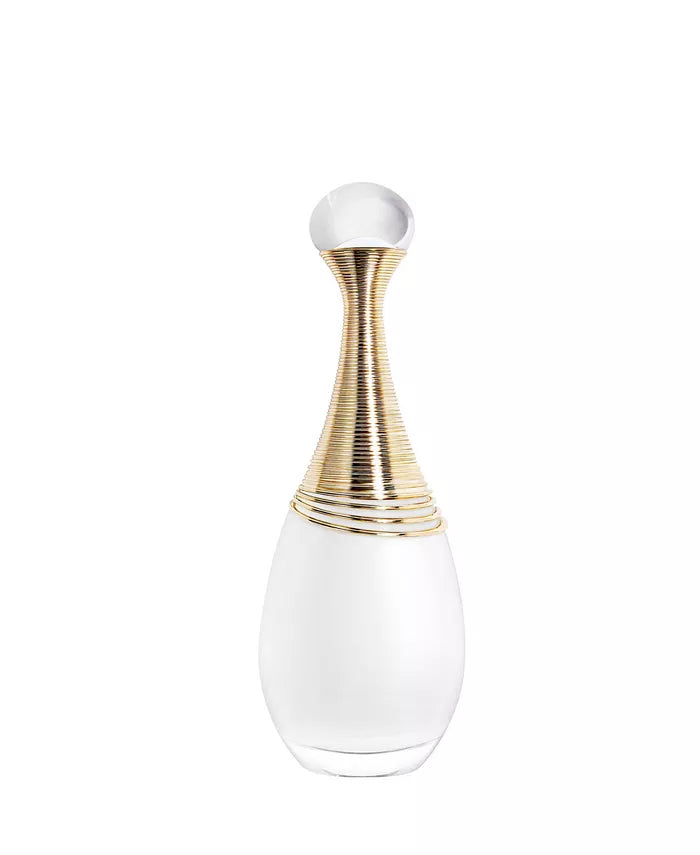 Jadore L’Eau fresh and light floral scent
