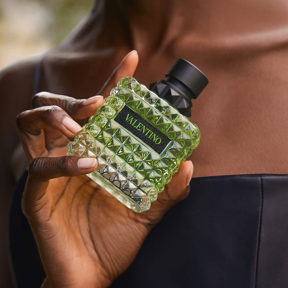 Valentino Donna Born in Roma Green Stravaganza EDP – floral-ambery woody scent with jasmine & vanilla.
